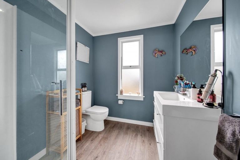 Photo of property in 12 Walsh Road, Westown, New Plymouth, 4310