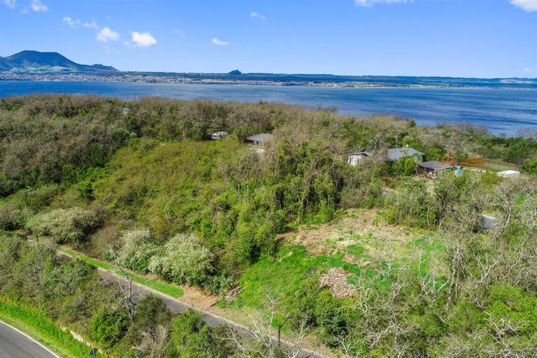Photo of property in 7 Parawera Drive, Acacia Bay, Taupo, 3330