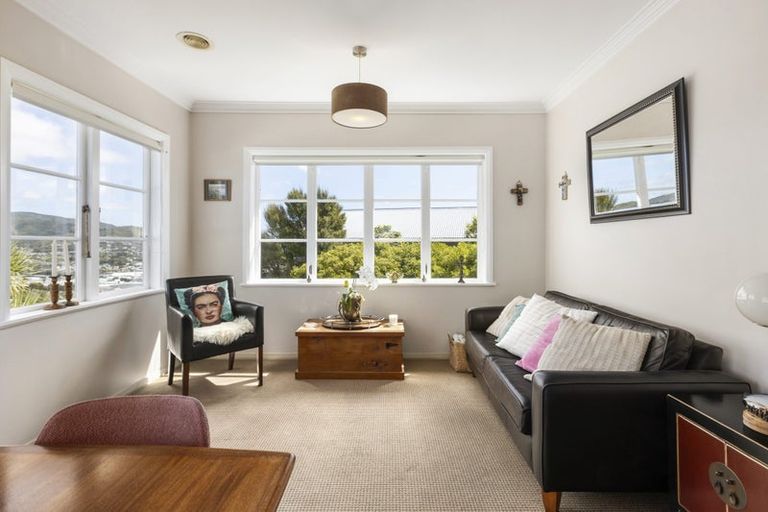 Photo of property in 15 Pelorous Street, Paparangi, Wellington, 6037