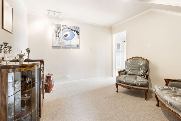 Photo of property in 1/89 Knights Road, Rothesay Bay, Auckland, 0630