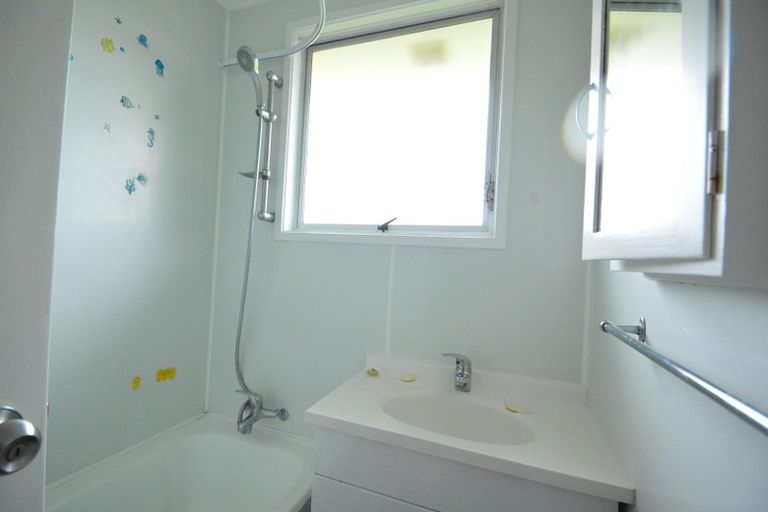 Photo of property in 14 Bledisloe Street, Levin, 5510