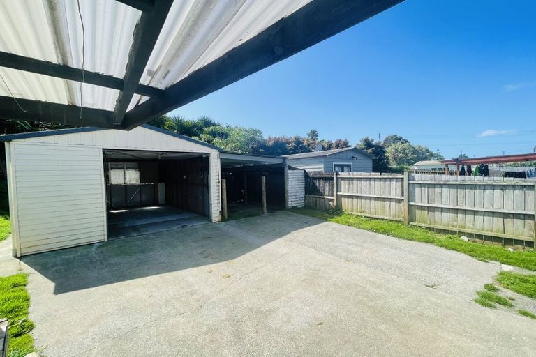 Photo of property in 86 Arimu Road, Papakura, 2110