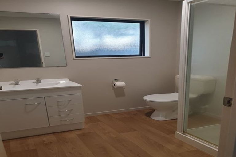 Photo of property in 51 Chatsworth Crescent, Pakuranga Heights, Auckland, 2010