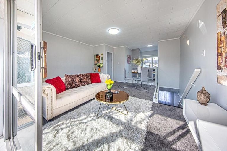 Photo of property in 4/111 Great South Road, Manurewa, Auckland, 2102