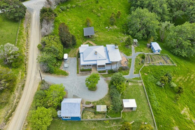 Photo of property in 7 James Road, Maungaturoto, 0587