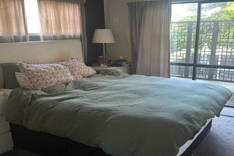 Photo of property in 2/35 Manuka Road, Bayview, Auckland, 0629