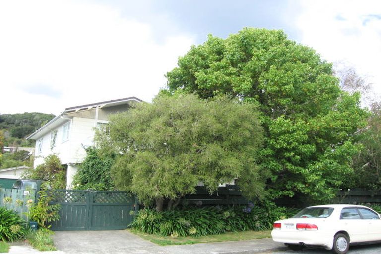 Photo of property in 1 Deller Grove, Silverstream, Upper Hutt, 5019