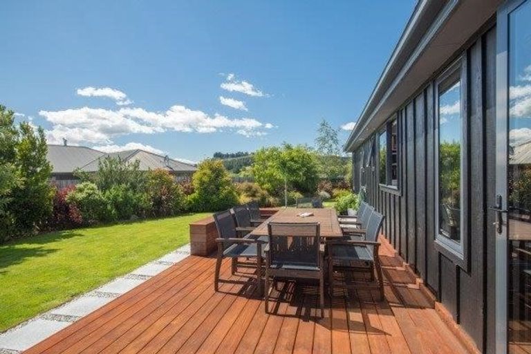 Photo of property in 25 Frye Crescent, Albert Town, Wanaka, 9305