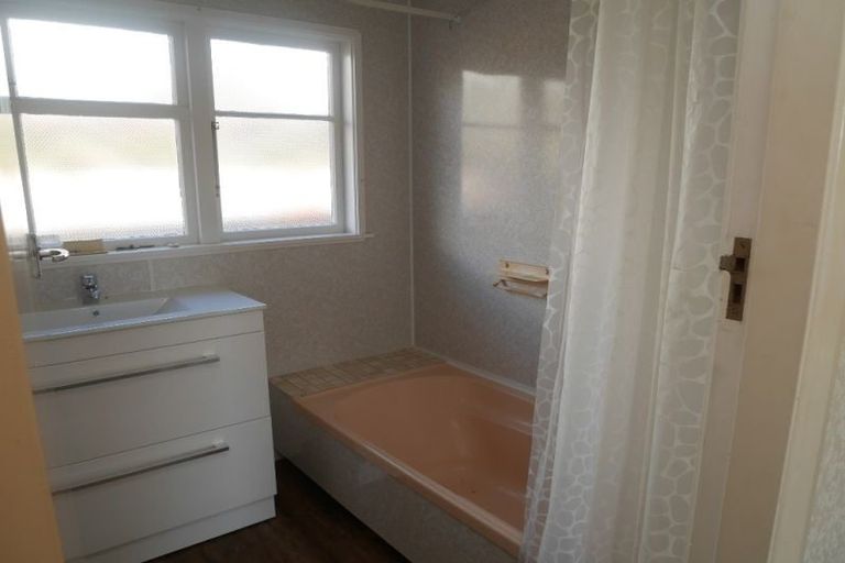 Photo of property in 15 Hillcrest Road, Raumati South, Paraparaumu, 5032