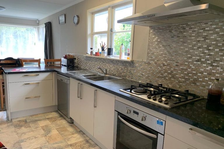 Photo of property in 123 Ruamahanga Crescent, Terrace End, Palmerston North, 4410