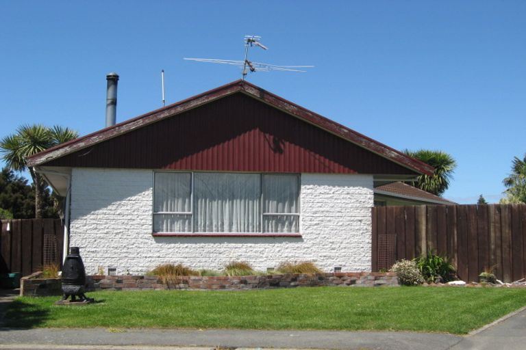 Photo of property in 2 Cassidy Place, Woodend, 7610