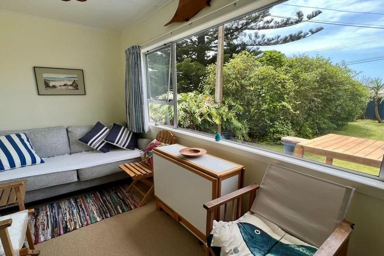 Photo of property in 221 Oakura Road, Oakura, Hikurangi, 0184