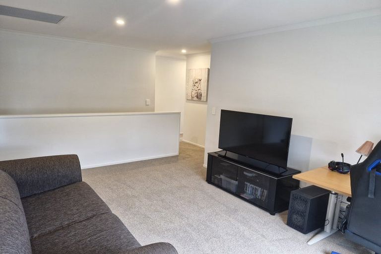 Photo of property in 64 Mettam Drive, Swanson, Auckland, 0614