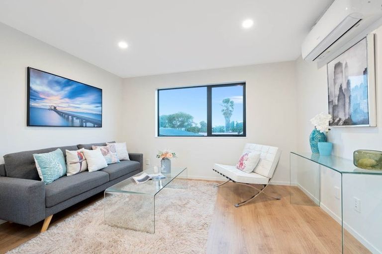 Photo of property in 4/11 Hereford Street, Te Atatu Peninsula, Auckland, 0610