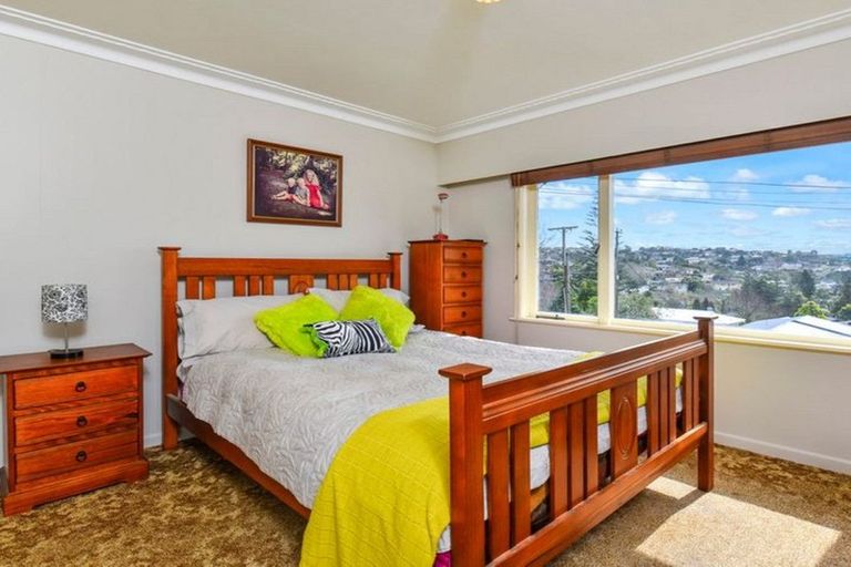 Photo of property in 1/8 Alexander Avenue, Torbay, Auckland, 0630