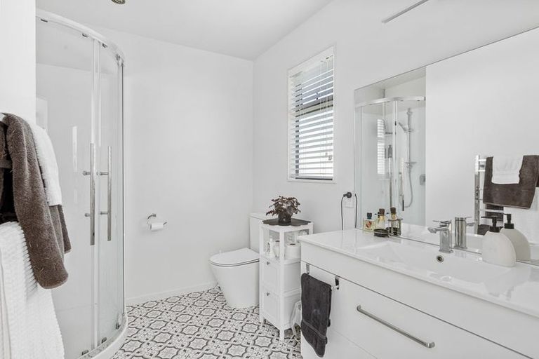 Photo of property in 31 Merehai Place, Snells Beach, 0920