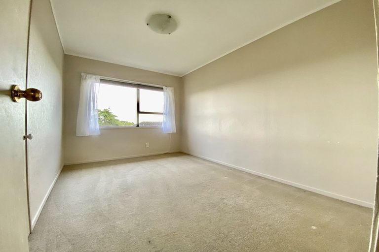 Photo of property in 12 Melia Grove, Goodwood Heights, Auckland, 2105