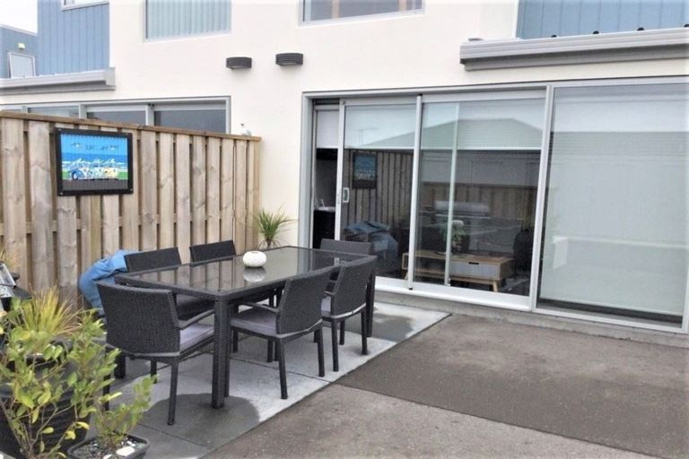 Photo of property in 10/31 Reynolds Place, Papamoa Beach, Papamoa, 3118