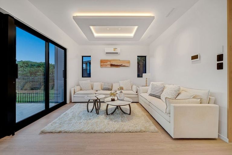 Photo of property in 7a Sirius Place, Botany Downs, Auckland, 2010