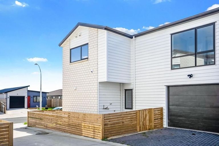 Photo of property in 20 Survila Street, Takanini, 2110