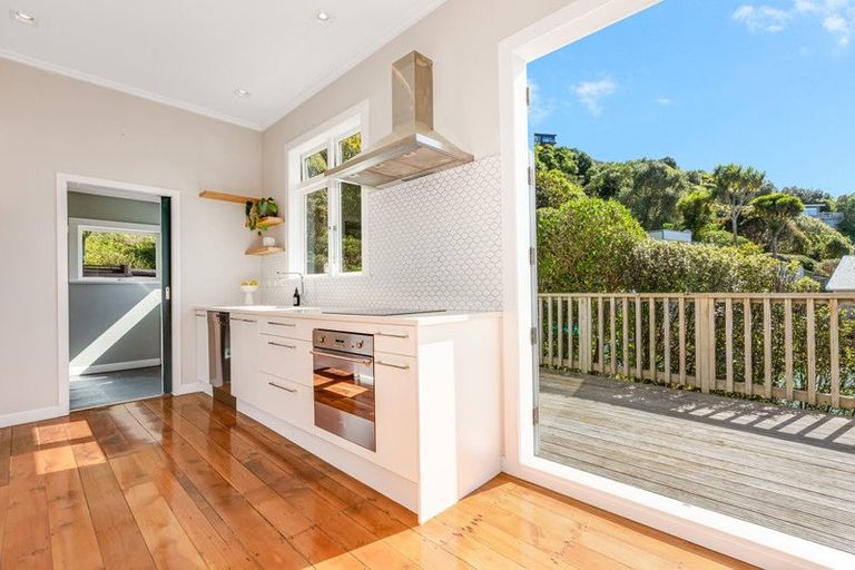 Photo of property in 26 Freeling Street, Island Bay, Wellington, 6023