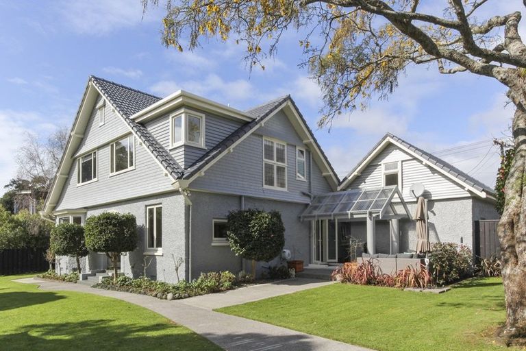 Photo of property in 32 Barrett Street, Westown, New Plymouth, 4310