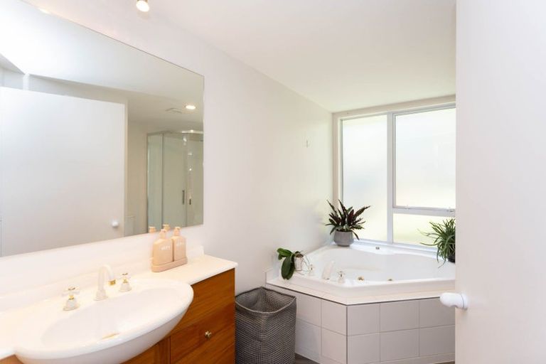 Photo of property in 244 Major Hornbrook Road, Mount Pleasant, Christchurch, 8081