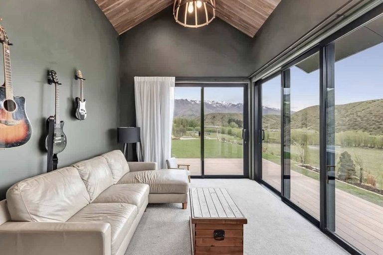 Photo of property in 2 Judare Drive, Lowburn, Cromwell, 9384