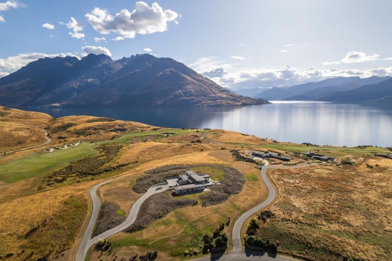 Photo of property in 3 Water Race Lane, Jacks Point, Queenstown, 9371