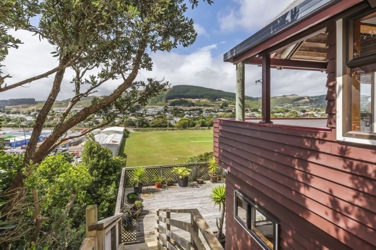 Photo of property in 19 Rembrandt Avenue, Tawa, Wellington, 5028