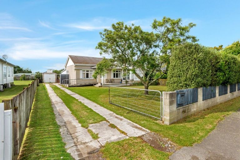 Photo of property in 35 De Lautour Road, Inner Kaiti, Gisborne, 4010