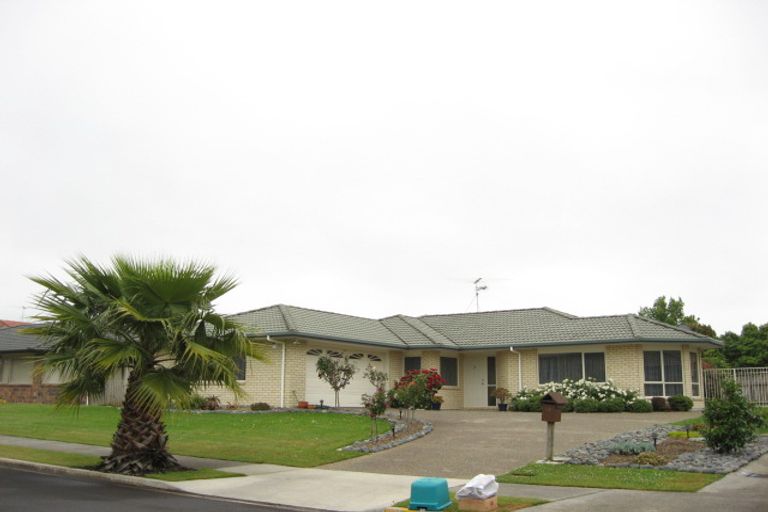 Photo of property in 13 Parkhaven Drive, Rosehill, Papakura, 2113