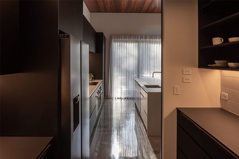 Photo of property in 70 Oak Road, Poraiti, Napier, 4112