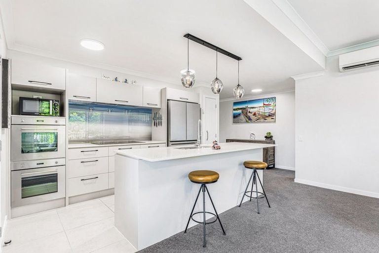 Photo of property in 74 Eaves Bush Parade, Orewa, 0931