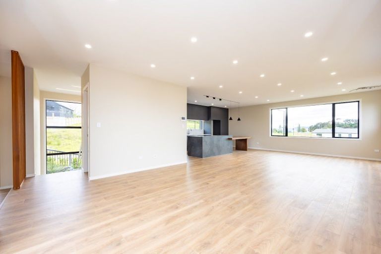 Photo of property in 30 Awanui Road, Red Beach, 0932