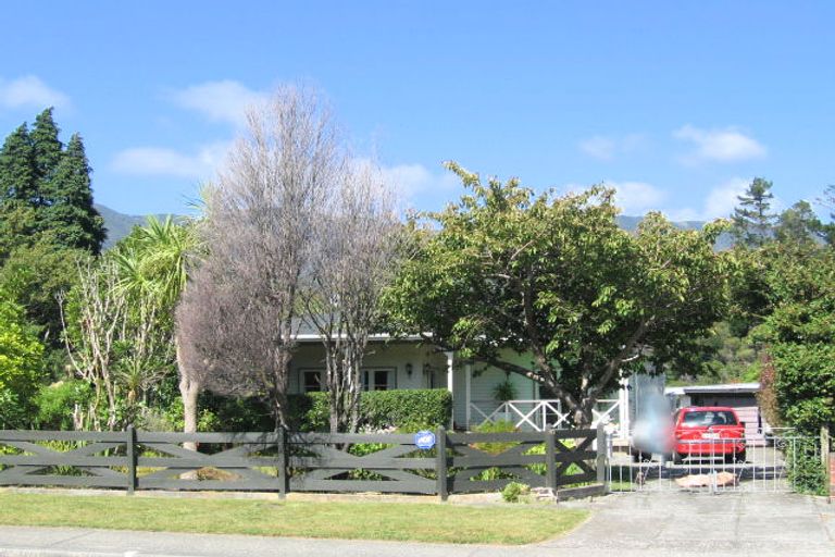 Photo of property in 80 Plateau Road, Te Marua, Upper Hutt, 5018