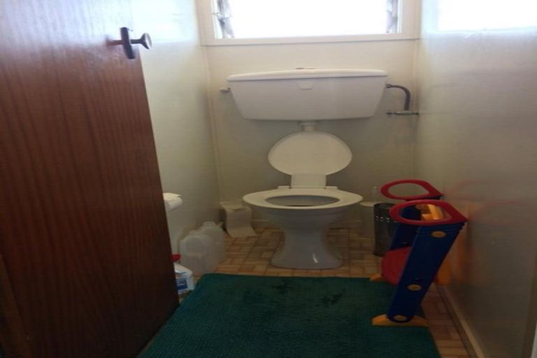 Photo of property in 3/178 Chivalry Road, Glenfield, Auckland, 0629