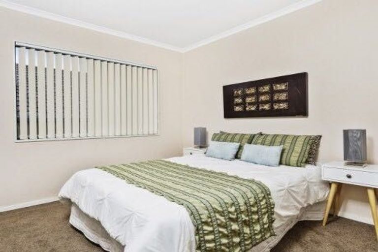 Photo of property in 1 Stellamaris Way, Shamrock Park, Auckland, 2013