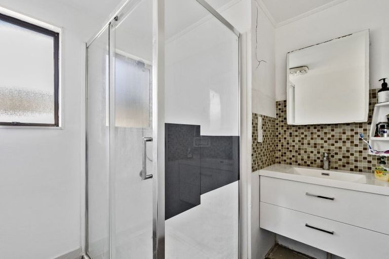 Photo of property in 1/1 Rebecca Rise, Weymouth, Auckland, 2103