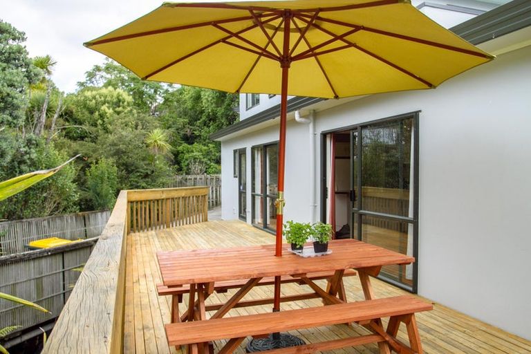 Photo of property in 24a Korotaha Terrace, Rothesay Bay, Auckland, 0630