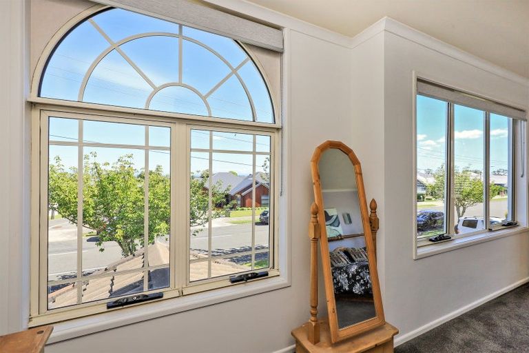 Photo of property in 28 Arataki Road, Havelock North, 4130