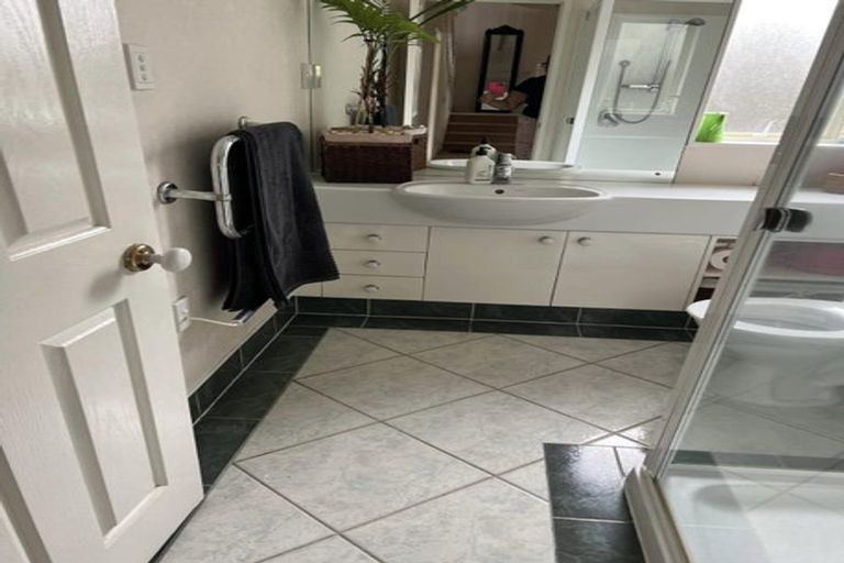 Photo of property in 41 Corta Bella Place, Golflands, Auckland, 2013