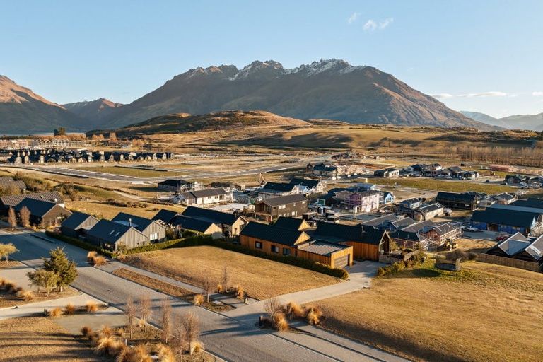 Photo of property in 9 Cunninghams Drive, Jacks Point, Queenstown, 9371