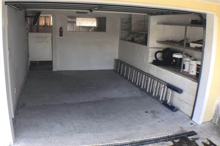 Photo of property in 1/111 Tirimoana Road, Te Atatu South, Auckland, 0602