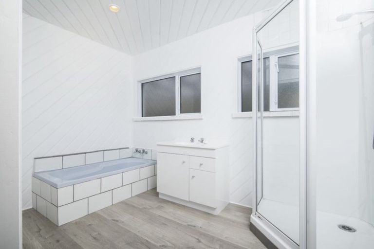 Photo of property in 81 Milton Terrace, Picton, 7220