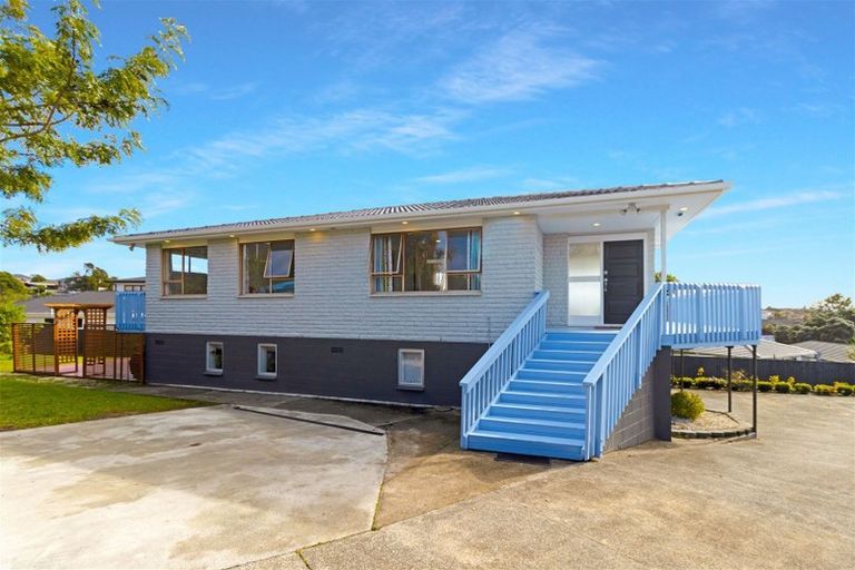 Photo of property in 20 Tanoa Place, Glendene, Auckland, 0602