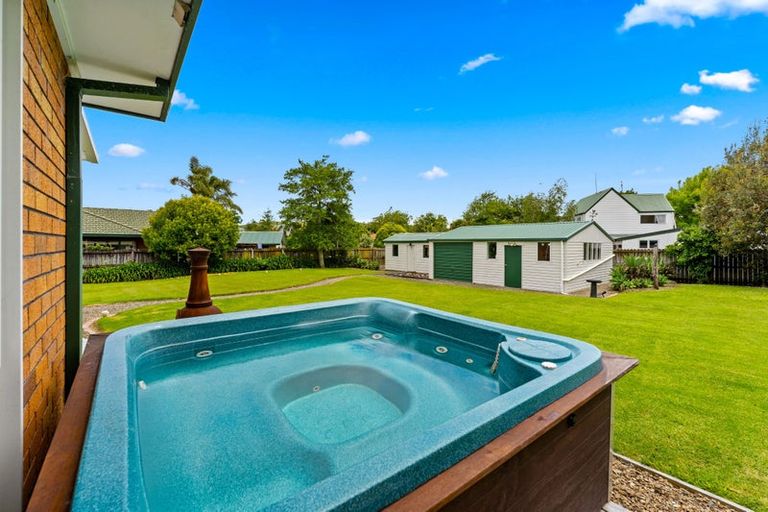 Photo of property in 19 Rosella Grove, Waimauku, 0812