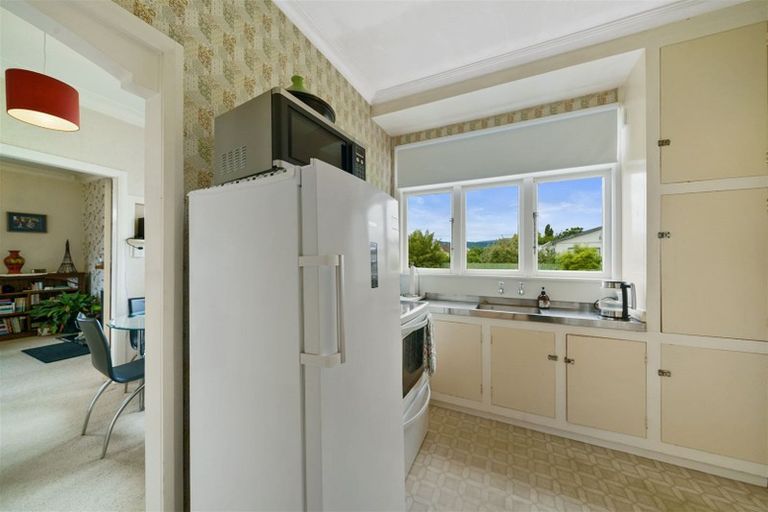 Photo of property in 22 Queenwood Road, Levin, 5510