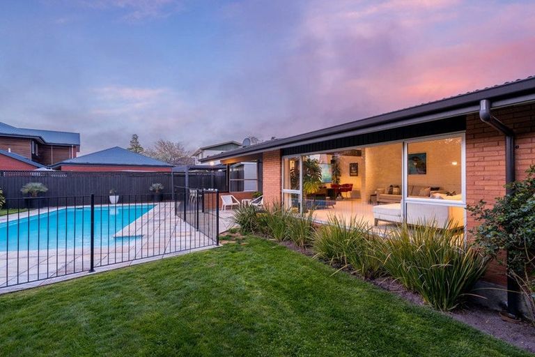 Photo of property in 6 Rutherglen Avenue, Ilam, Christchurch, 8041