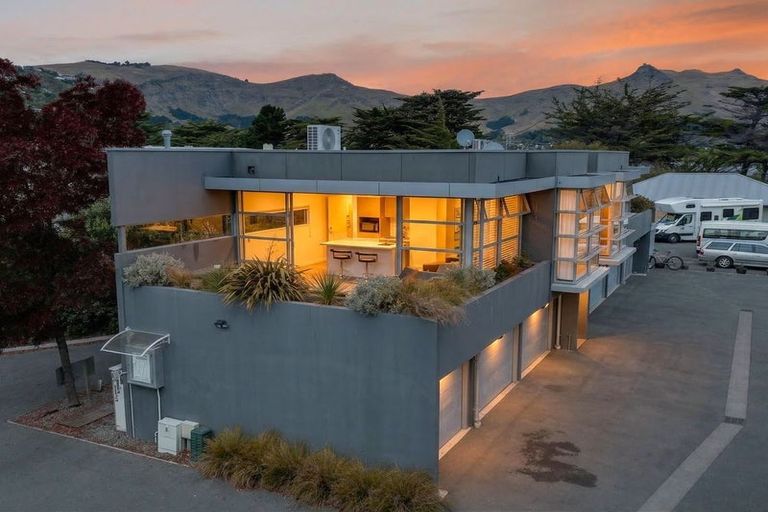 Photo of property in 8/8a Settlers Crescent, Ferrymead, Christchurch, 8023